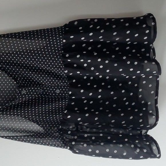 LOT OF 2 - U2B - Blue/Black Polkadotted Shirts - Size M - Picture 8 of 12